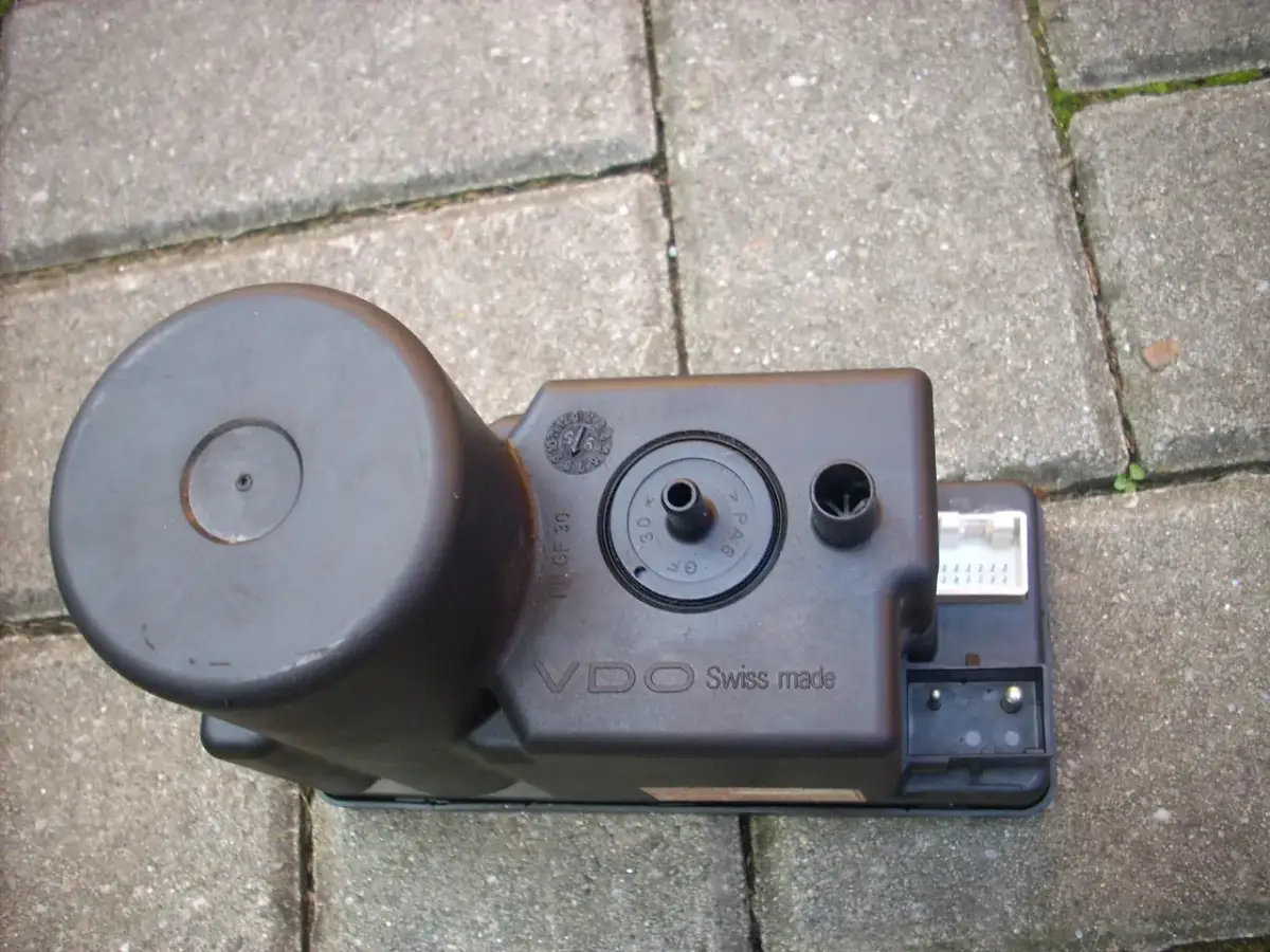 Gdzie jest pompka centralnego zamka w Audi A4 B5 - łatwe wskazówki