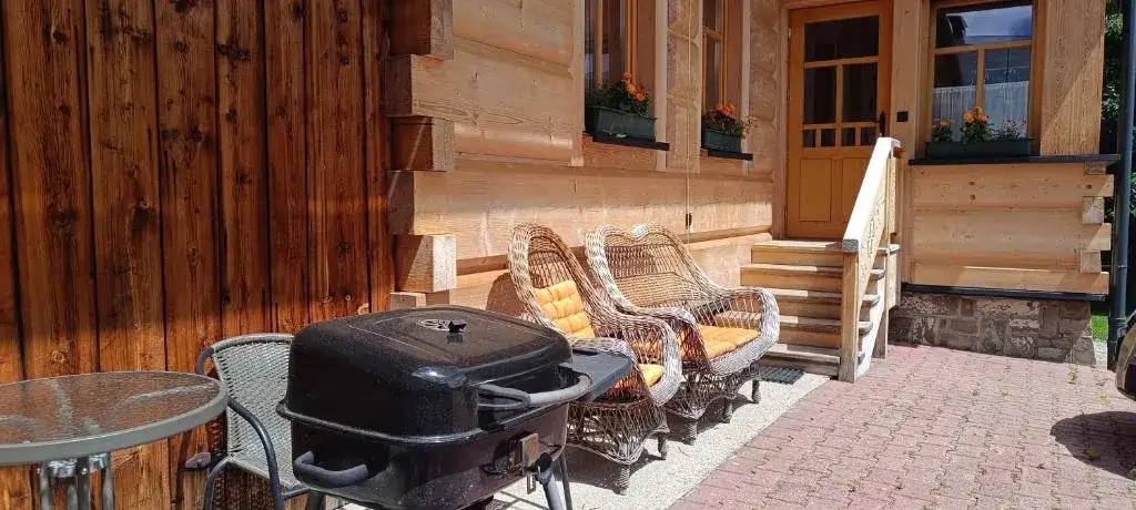 Ile kosztuje nocleg w schronisku? Sprawdź ceny i oszczędzaj