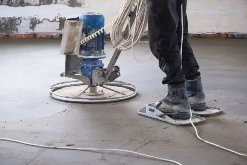 Jaka grubość wylewki pod garaż blaszany, by uniknąć problemów?