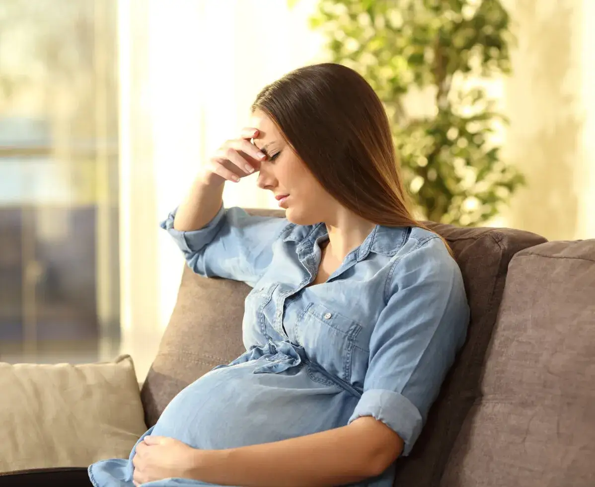 Bezpieczne leki na ból głowy w ciąży – co warto wiedzieć?