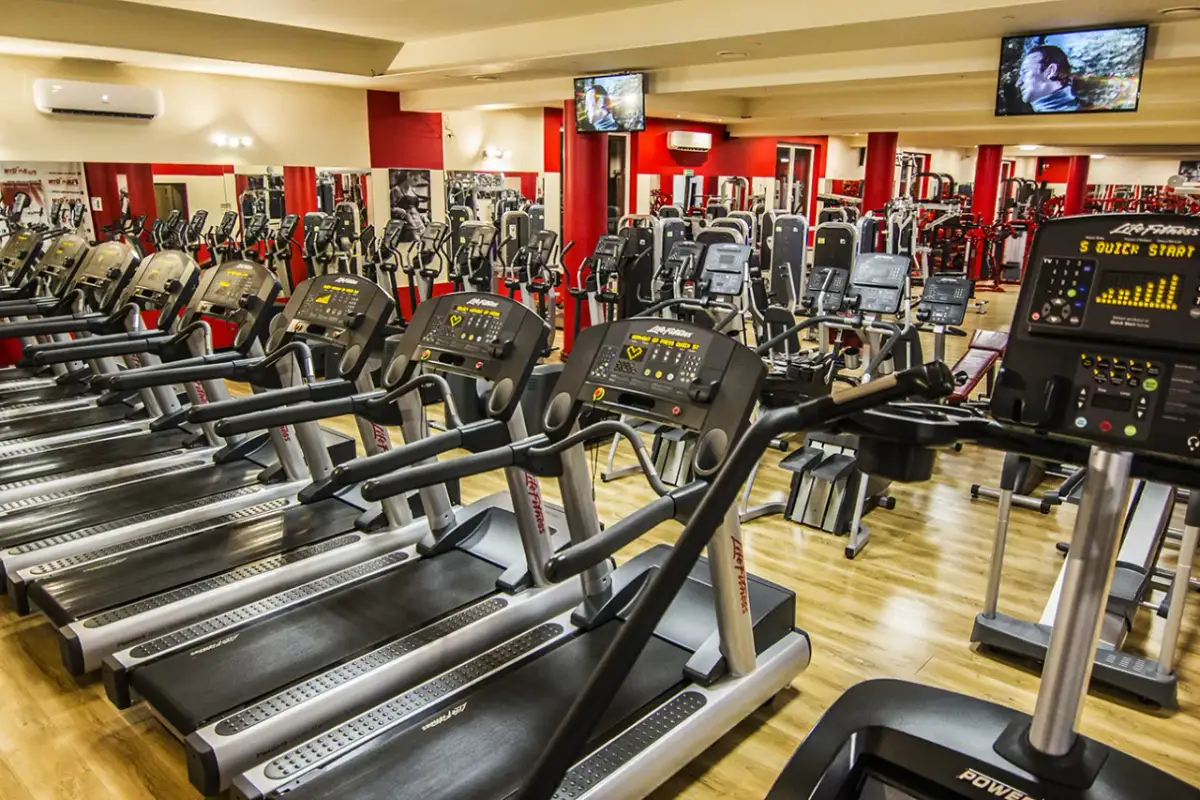 FusGym Ożarów Mazowiecki: Hammer Strength & Fitness | Profesjonalizm