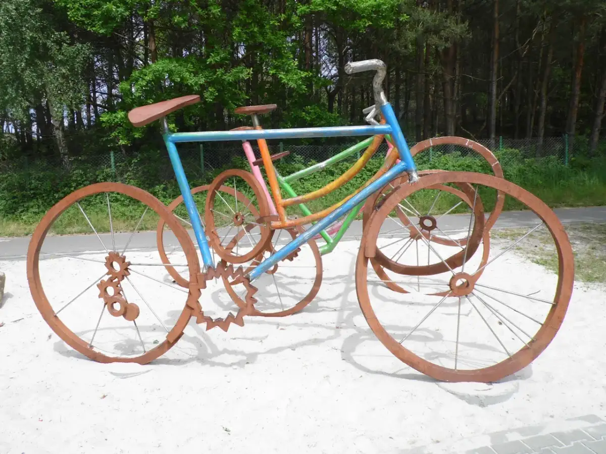 Najlepsze atrakcje w Grzybowie – rodzinne przygody nad morzem