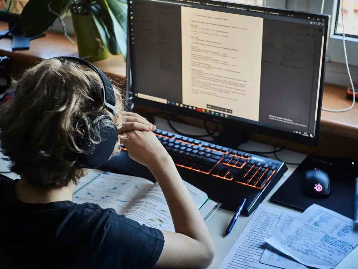 Nauka zdalna 2026: Tylko w tych sytuacjach! Co musisz wiedzieć?