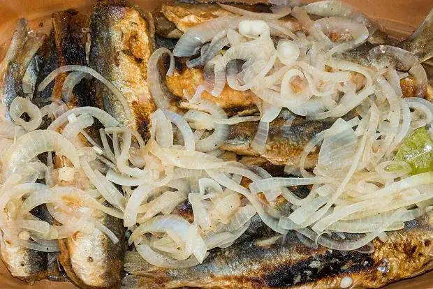 Jak zrobić rybę w zalewie octowej, aby była idealnie smaczna