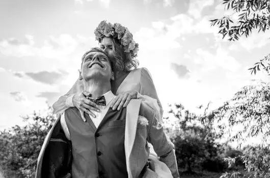 Jak znaleźć fotografa ślubnego? Kompleksowy przewodnik 2026