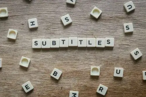 Napisy dla niesłyszących: jak poprawiają odbiór treści audiowizualnych