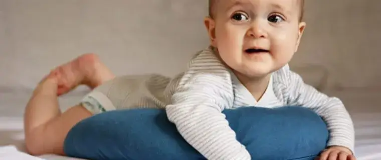 Od kiedy dziecko może spać na brzuchu? Sprawdź bezpieczeństwo snu