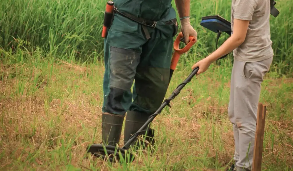 Czy chodzenie z wykrywaczem metalu jest legalne? Sprawdź, co grozi za złamanie przepisów