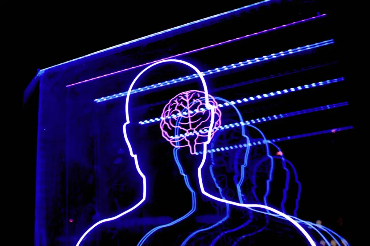 Psychodeliki skutki uboczne: jakie zagrożenia mogą cię spotkać?