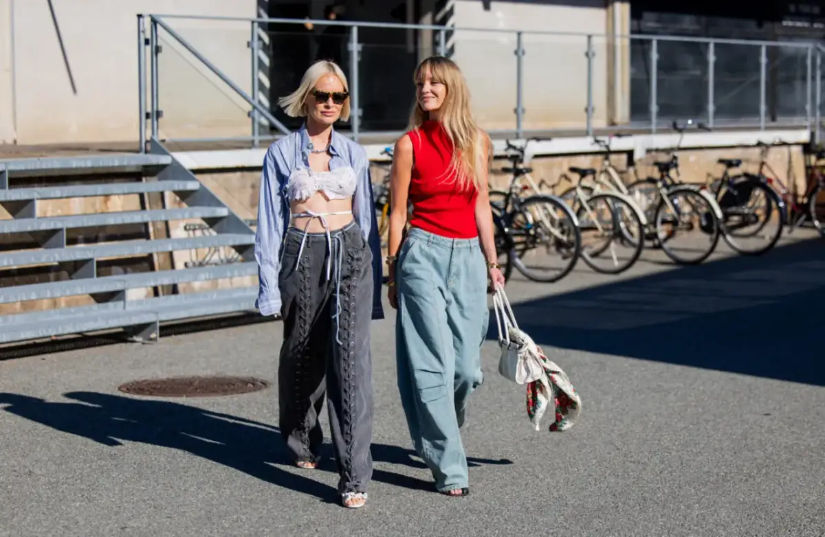 Jaką bluzkę wybrać do szerokich jeansów, aby wyglądać świetnie?