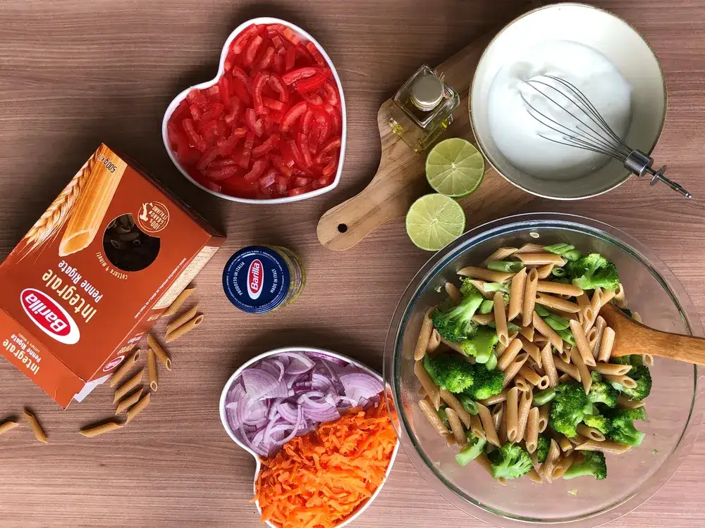 Salsas para ensalada de pasta que transformarán tus platos aburridos