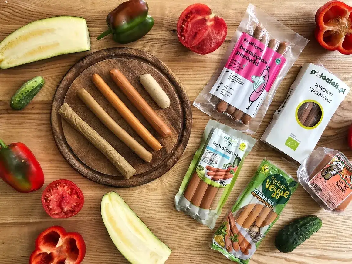 Gdzie kupić parówki wegetariańskie? Sprawdzone miejsca i oferty