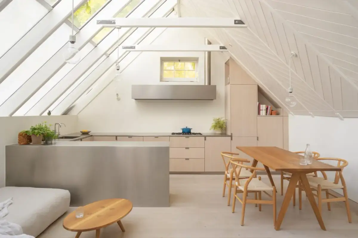 ¿Sótano oscuro? Transfórmalo en un espacio Koa lleno de luz