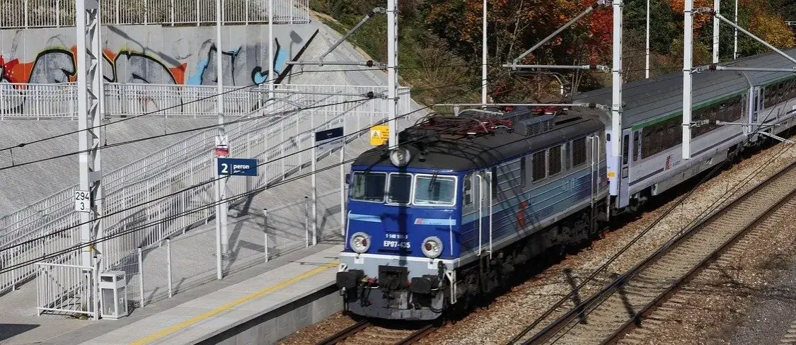 Warszawa - Krynica PKP: Najlepsze trasy oraz praktyczne porady