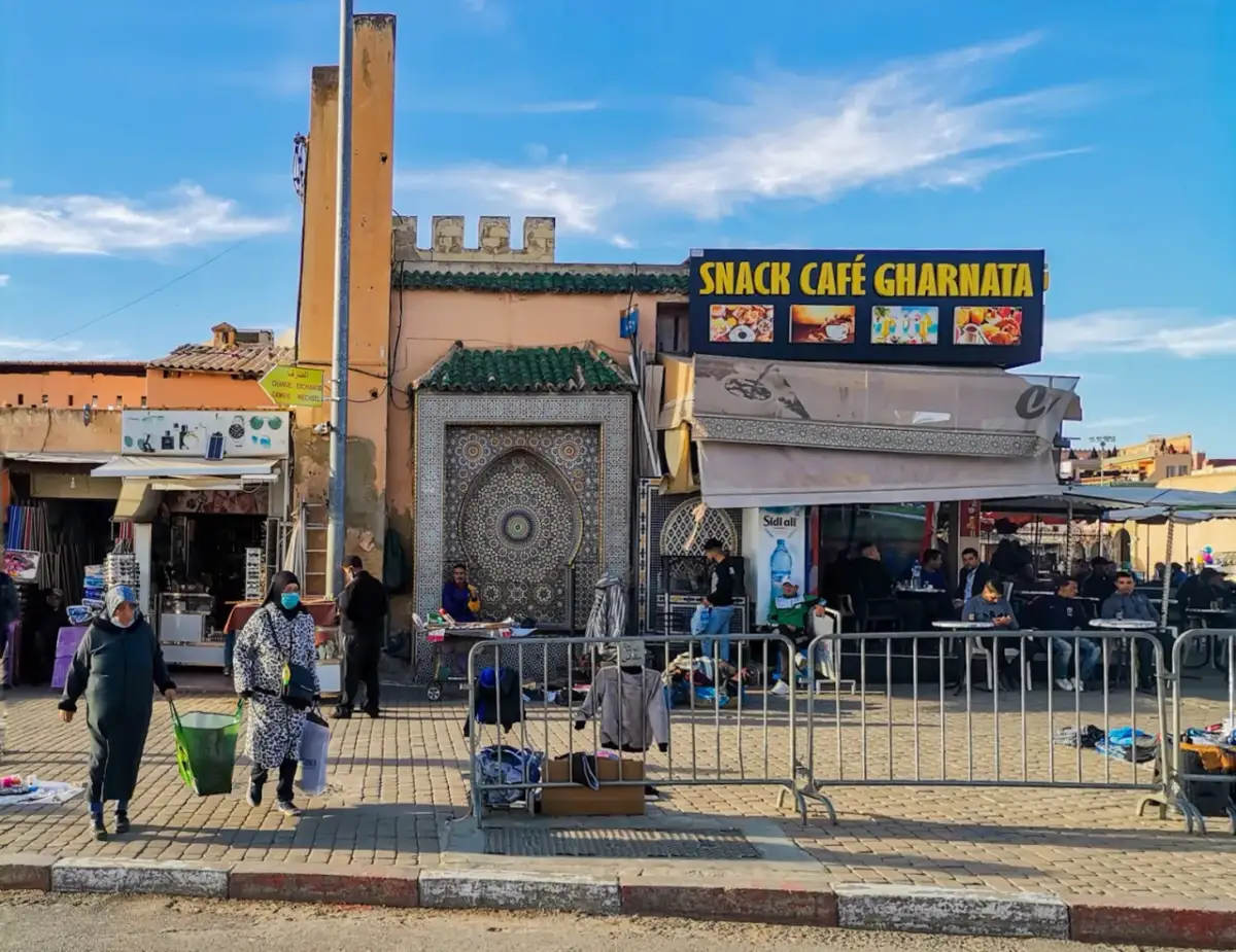 Czy w Marrakeszu jest bezpiecznie? Poznaj zagrożenia i porady dla turystów