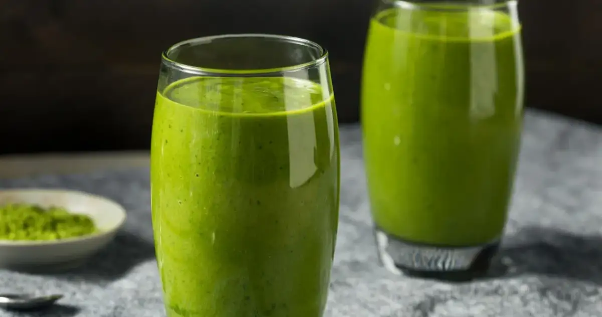 Orzeźwiający koktajl z selera naciowego i jabłek na zdrowe śniadanie