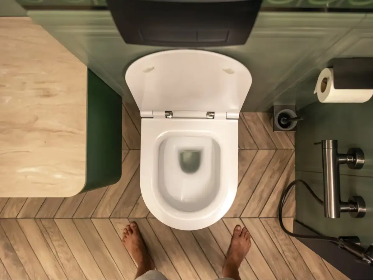 Jak wyczyścić toaletę? Poradnik krok po kroku na lśniącą czystość