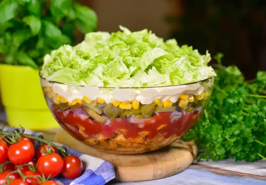 Sałatka gyros ile może stać w lodówce, aby uniknąć zepsucia?