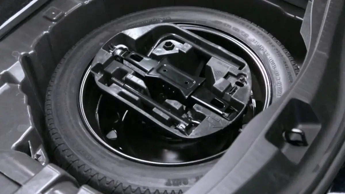 Jak zamocować koło zapasowe w bagażniku - uniknij powszechnych błędów