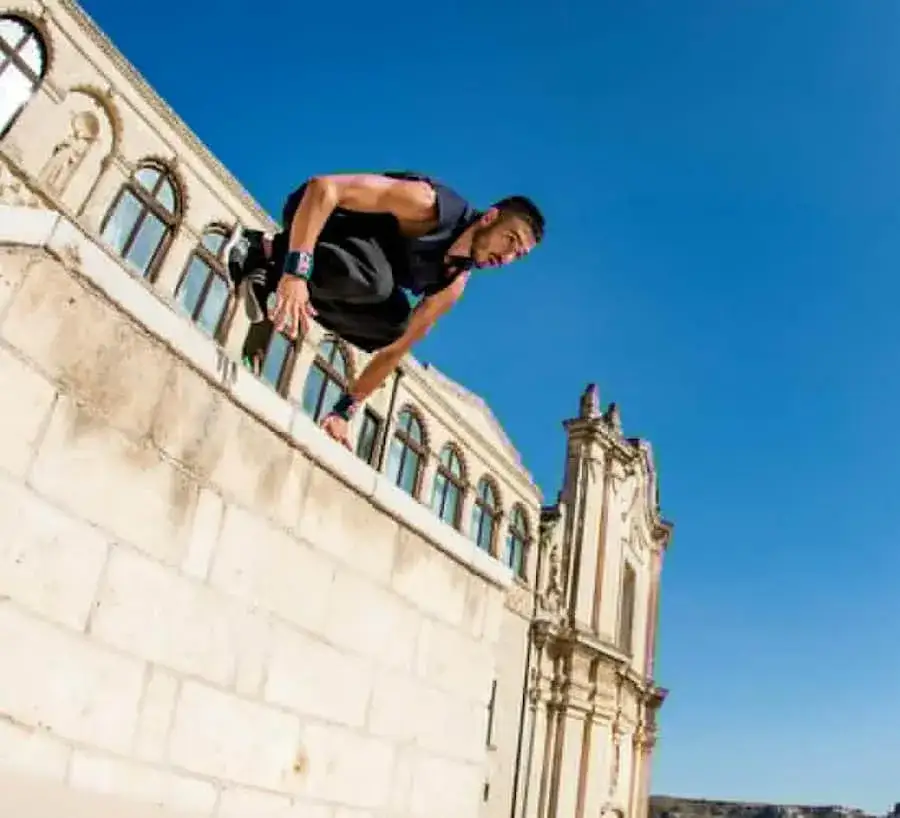 Najlepsze filmy o parkourze, które musisz zobaczyć i zrozumieć jego sztukę