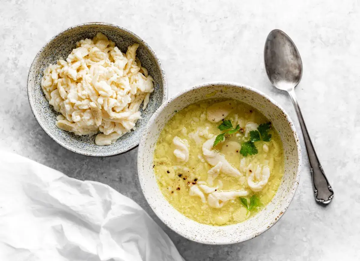 Idealne lane kluski do rosołu: przepis, proporcje, triki mistrza!