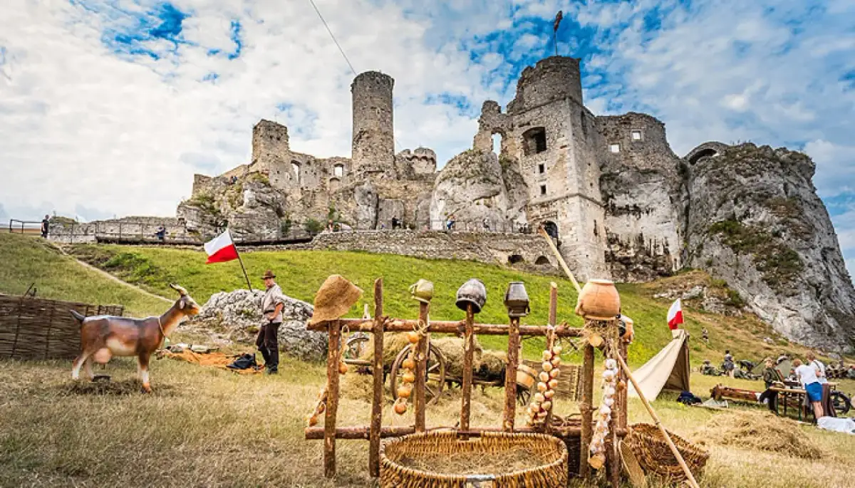 Zamek Ogrodzieniec atrakcje: odkryj niezapomniane wydarzenia i przygody