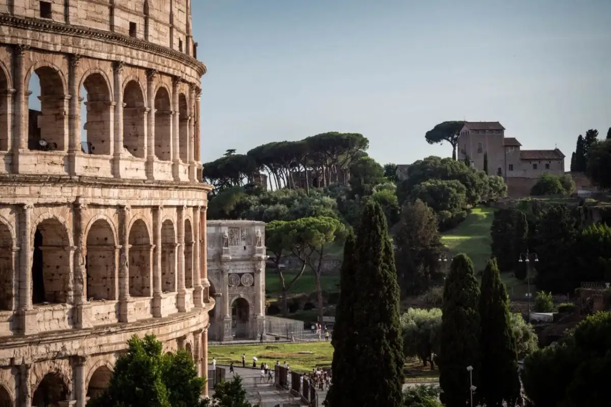 Rzym czy jest bezpiecznie? Fakty, które musisz znać przed podróżą