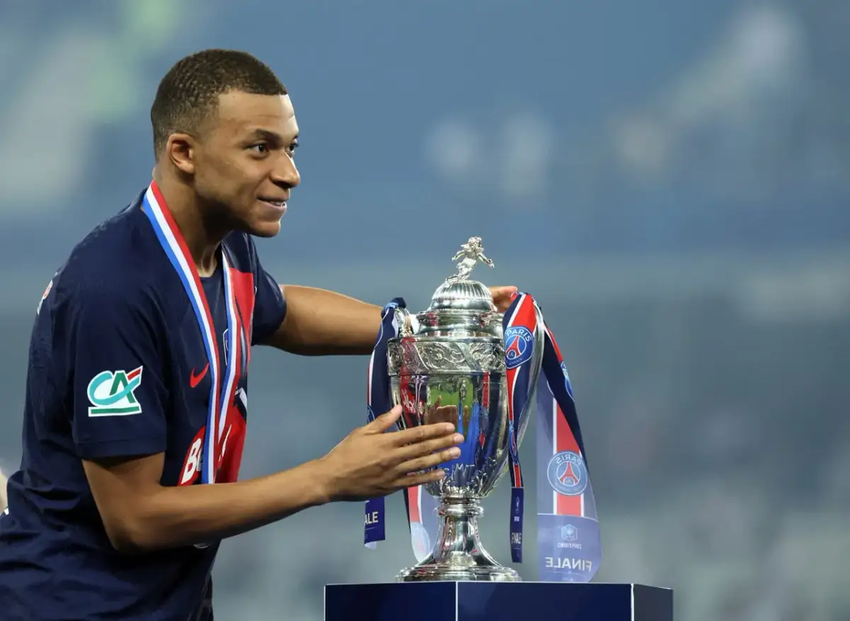 Ile naprawdę zarabia Mbappé w tydzień? Szokujące liczby i źródła dochodów