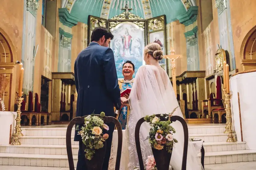 O której ślub w kościele? Poznaj najpopularniejsze godziny ceremonii