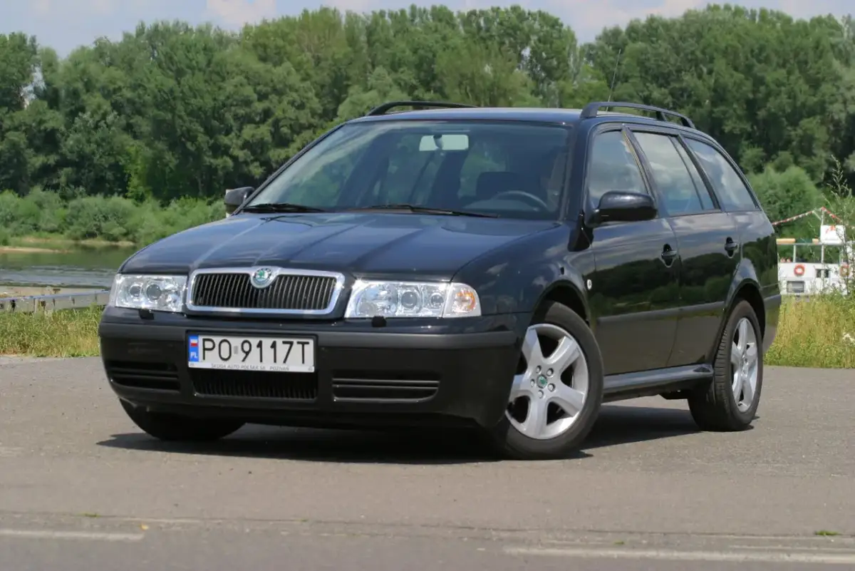 Pojemność baku Skoda Octavia 1.6: Ile litrów w Twojej generacji?