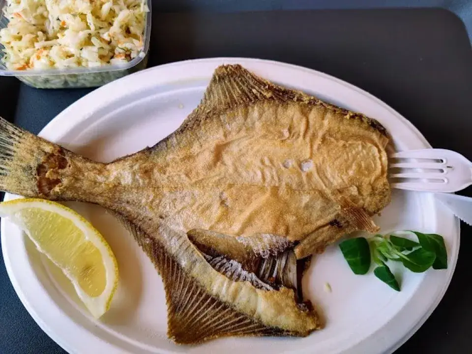 Najlepsze miejsca, gdzie zjeść w Mrzeżynie - odkryj smaki regionu