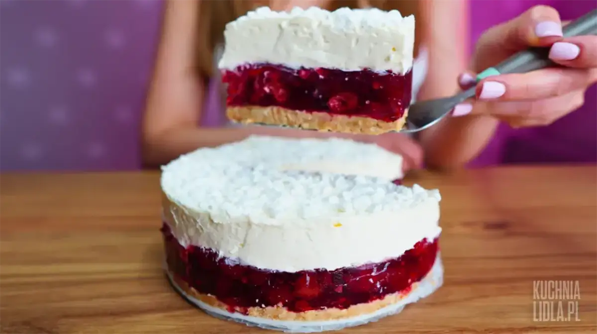 Malinowa Chmurka: Kruchy czy biszkopt? Jaki spód wybrać?