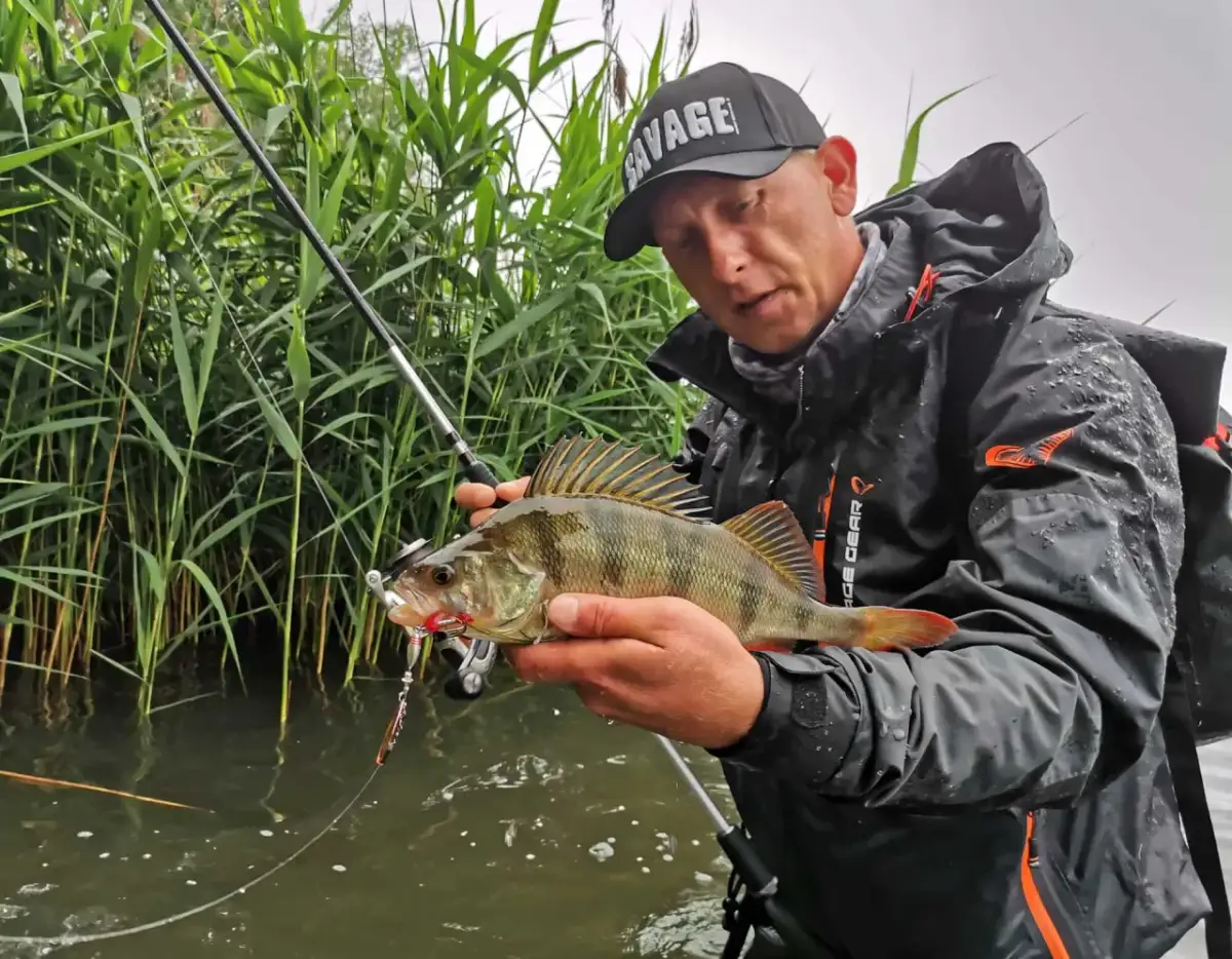 Kurtki na ryby: Wybierz najlepsze modele na każdą pogodę