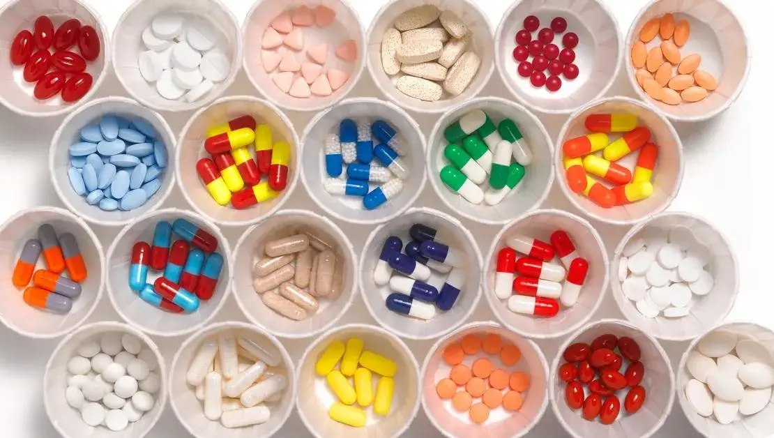 Leki na czczo: ile przed jedzeniem zażyć, aby uniknąć problemów?
