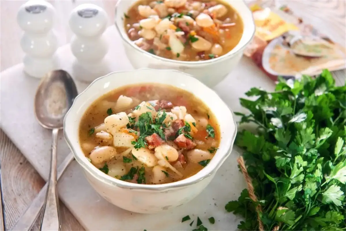 Jak skutecznie zagęścić zupę jarzynową - sprawdzone metody i składniki