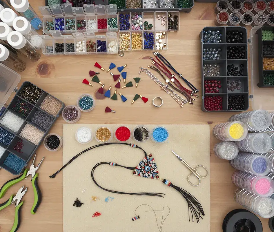 Jak zrobić biżuterię afrykańską - proste kroki i tajemnice rzemiosła