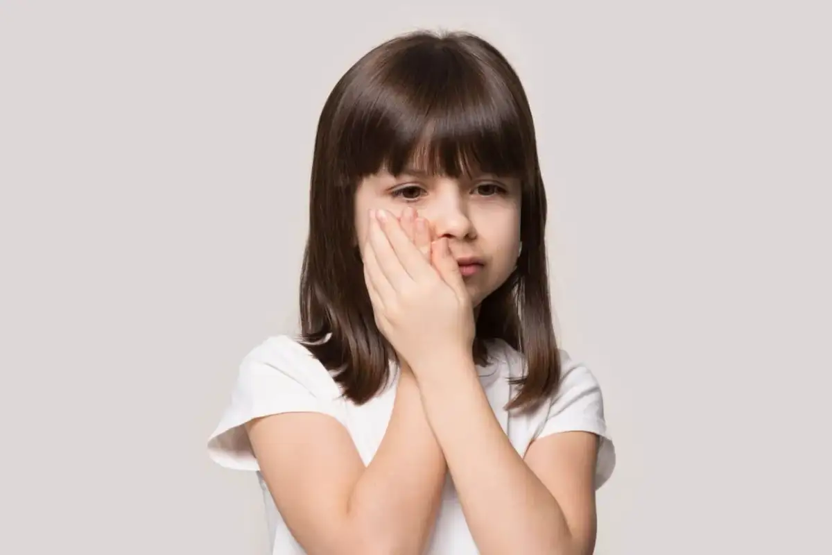 Nagły ból zęba u dziecka? Jak bezpiecznie pomóc maluchowi?