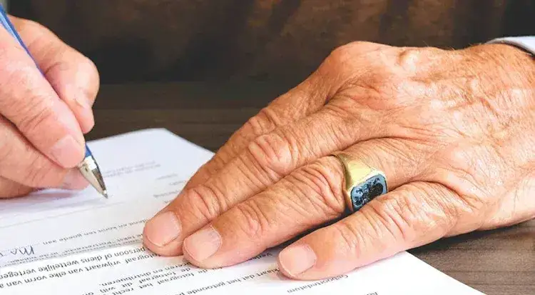 Jak zmienić testament notarialny? Uniknij pułapek i kosztów