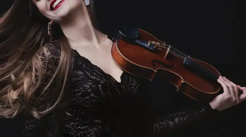 Gdzie obejrzeć Purpurowe skrzypce? Najlepsze platformy i wydarzenia.