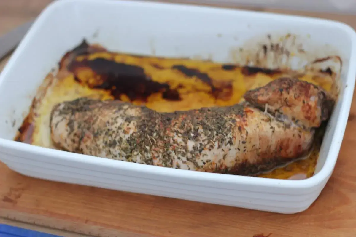 Jak długo piec polędwiczkę wieprzową w piekarniku, aby nie wyschła?