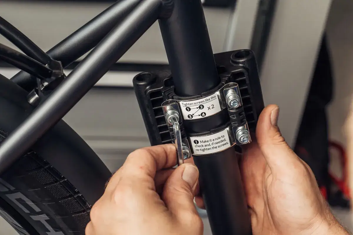 Ihr Gepäckträger-Kindersitz: Sicherheit, E-Bike & Montage-Check
