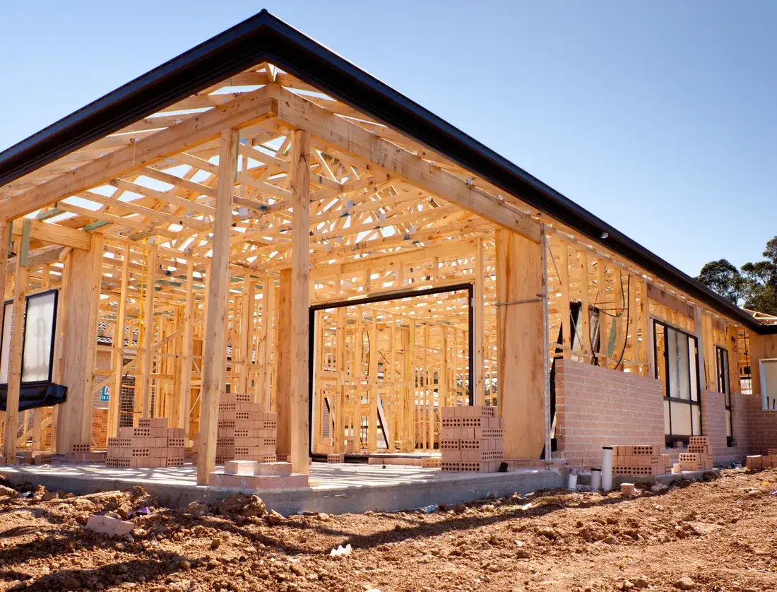 Dom szkieletowy co to? Odkryj zalety i proces budowy nowoczesnych domów