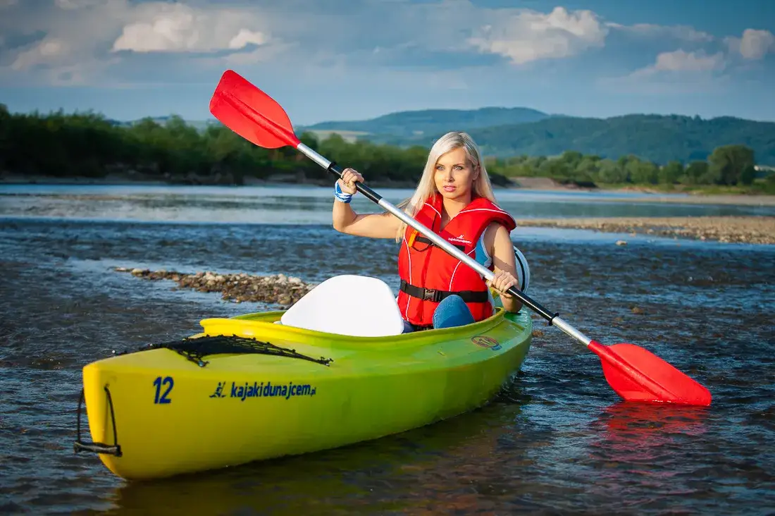 Spływ kajakowy Nidą: Kompletny przewodnik. Polska Toskania czeka!