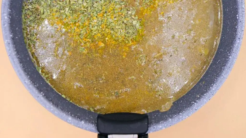 Jak zagęścić zupę? Tradycyjne i zdrowe metody [Poradnik]