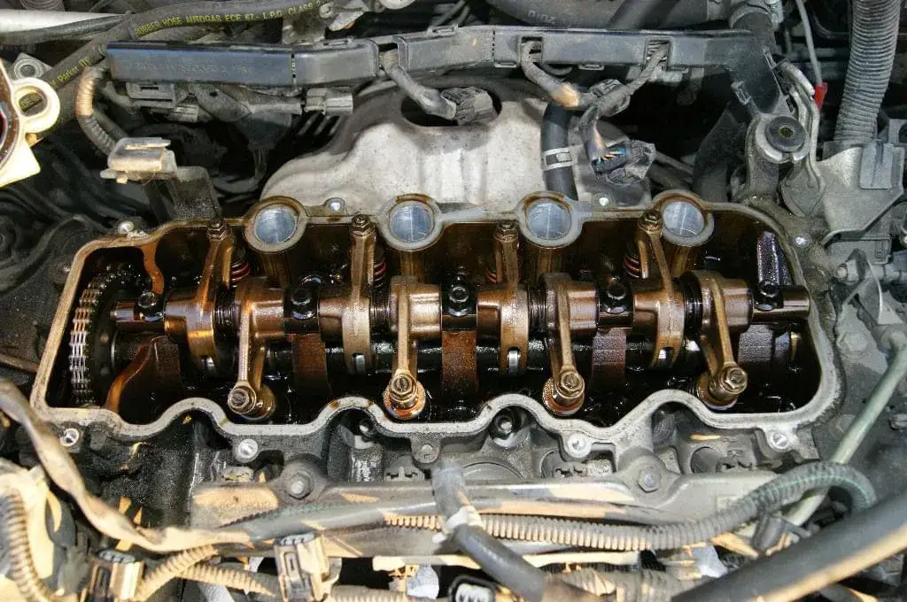 Ile oleju do Hondy Jazz? Wszystkie generacje i silniki!