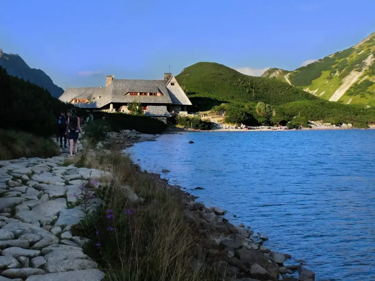 Schronisko odmówi noclegu? Sprawdź, kiedy MUSI Cię przyjąć!