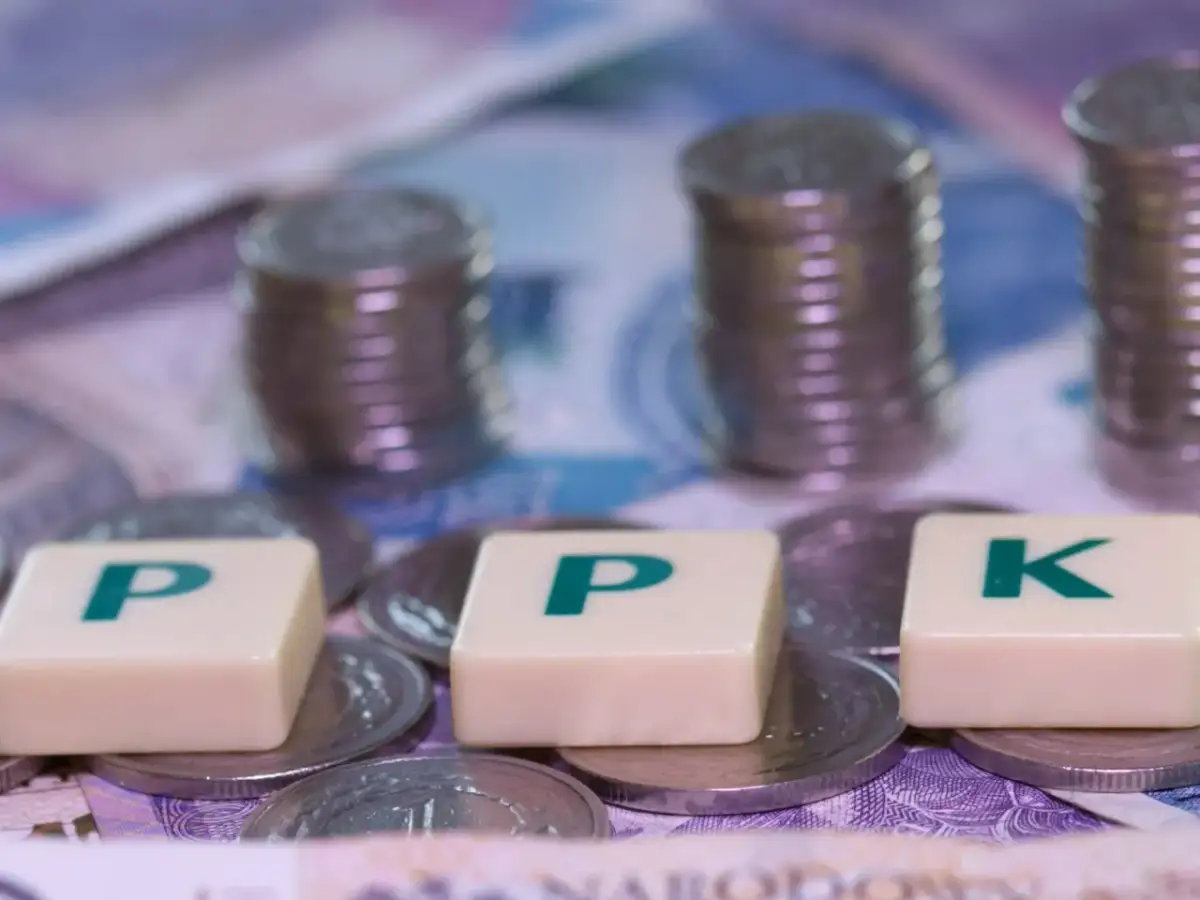 Litery P, P, K na monetach i banknotach. Zastanawiasz się, jak zrezygnować z PPK?