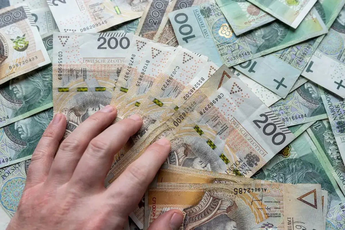 Renta socjalna netto 2026: Ile dostaniesz na konto? Kwoty i zasady