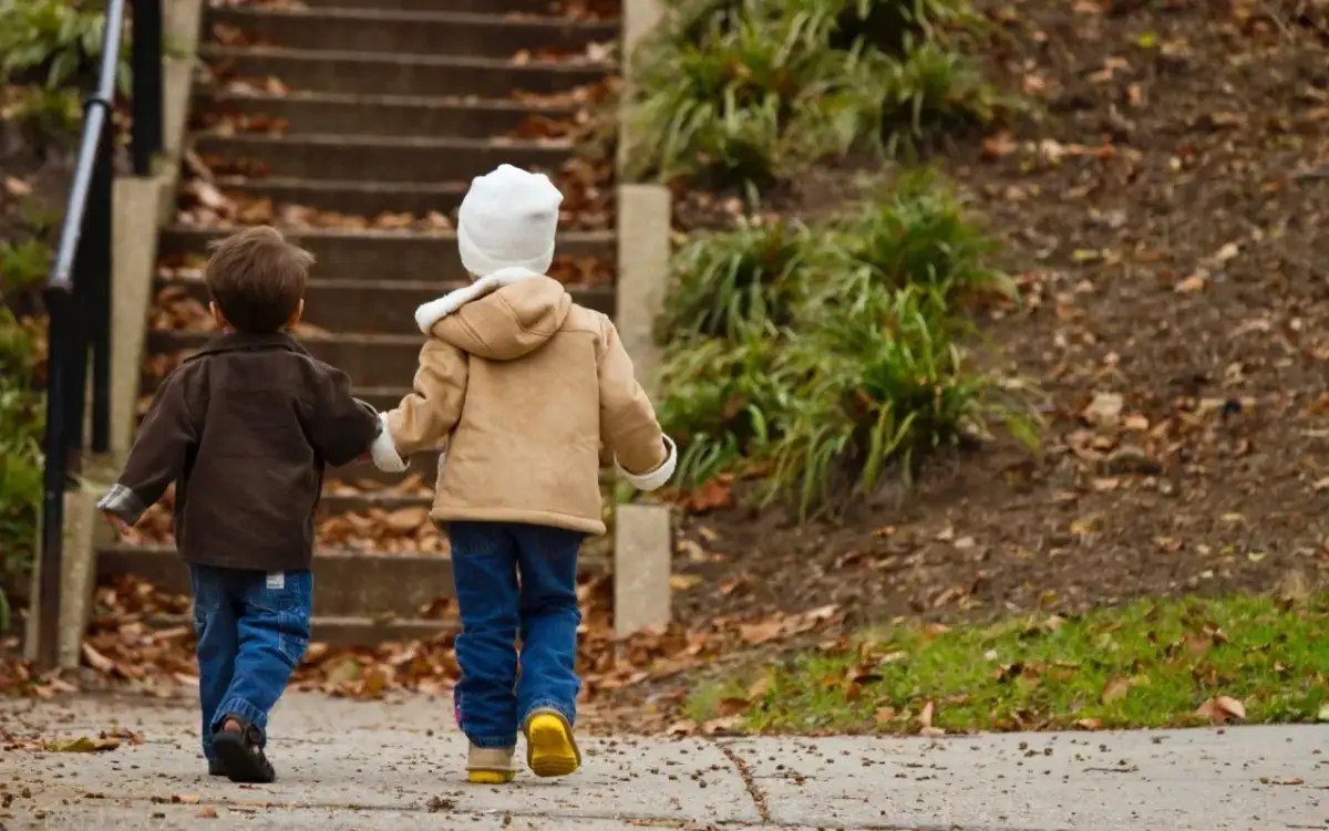 Kto może odebrać dziecko z przedszkola? Poznaj ważne zasady bezpieczeństwa