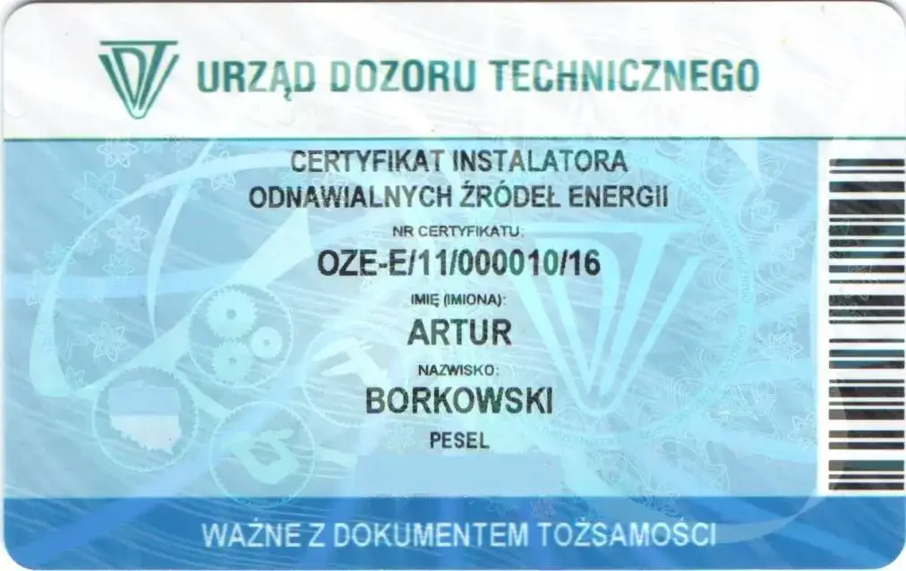 Certyfikat OZE UDT: Co daje? Klucz do kariery i zysków w branży!